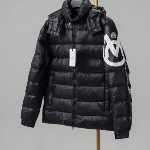 [국내배송]몽클레어 [MONCLER] 수입프리미엄급 몽클레어 남성 SAULX 숏 다운 자켓 블랙