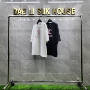 [국내배송]샤넬 로고 반팔 티셔츠