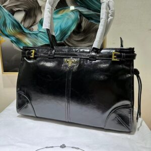 [국내배송]프라다 라지 가죽 핸드백