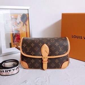 [국내배송]루이비통 다이앤 모노그램 숄더 백