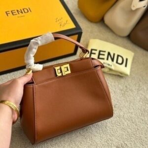 [국내배송]펜디 몬스터 아이즈 피카부백