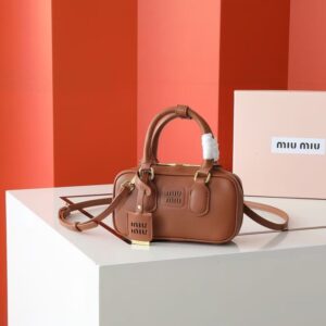 [국내배송]미우미우 아르카디 가죽백