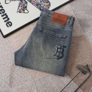 [국내배송]버버리 2024 TB 포켓자수 스판데님진