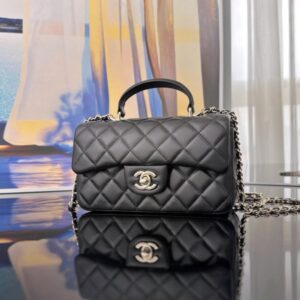 [국내배송]샤넬 뉴미니 탑핸들백 램스킨 블랙 금장 AS2431