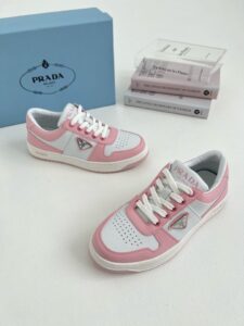 [국내배송]프라다 삼각로고 다운타운 스니커즈