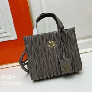 [국내배송]미우미우 토트백