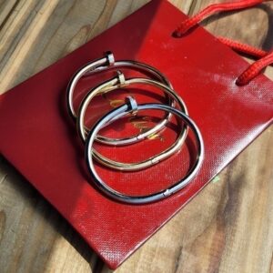 [국내배송]까르띠에 저스트 앵 끌루 브라이슬릿 못팔찌 보석