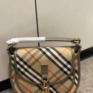 [국내배송]버버리 숄더백